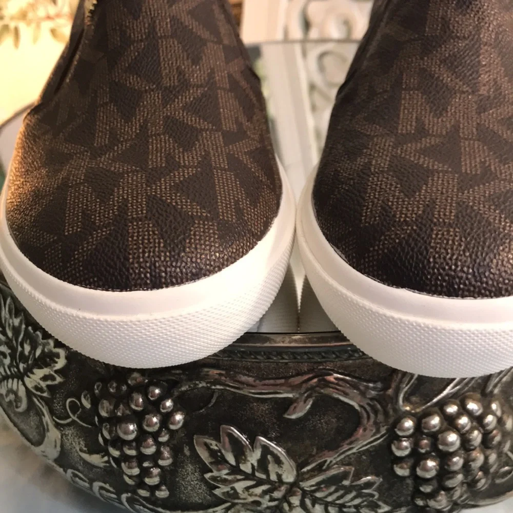NIB Michael kors gorgeous loafers